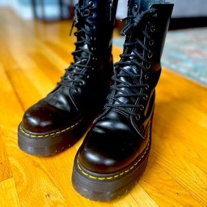 Dr. Marten Jadon Hi Smooth Size 7